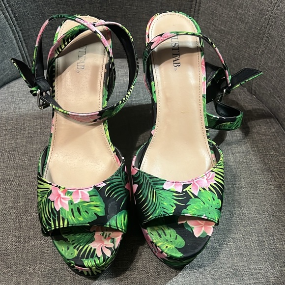 Floral heels - Picture 2 of 4